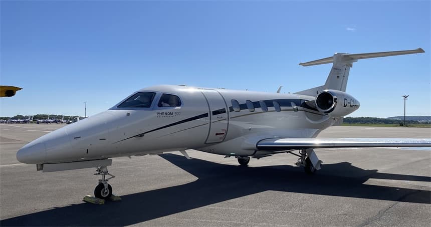 Embraer Phenom 300